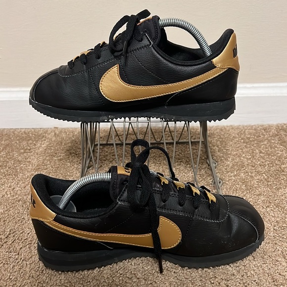 2019 Nike Cortez Basic Black/Metallic Gold Shoes - Picture 3 of 7